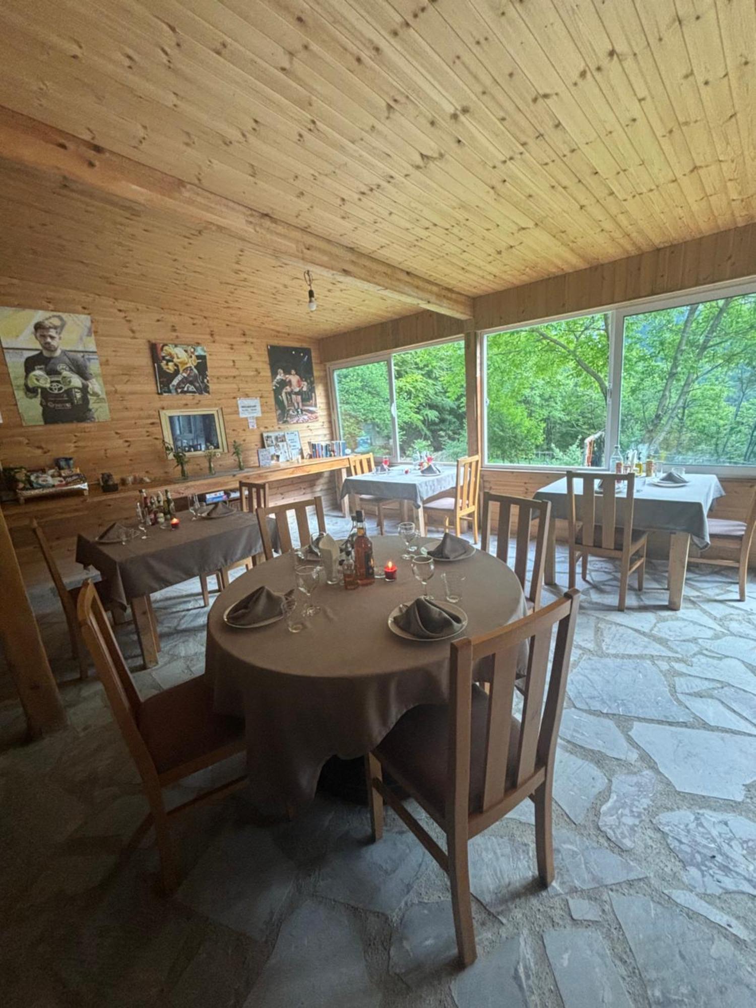 Magic Space Petros Skafias Guest house Theth