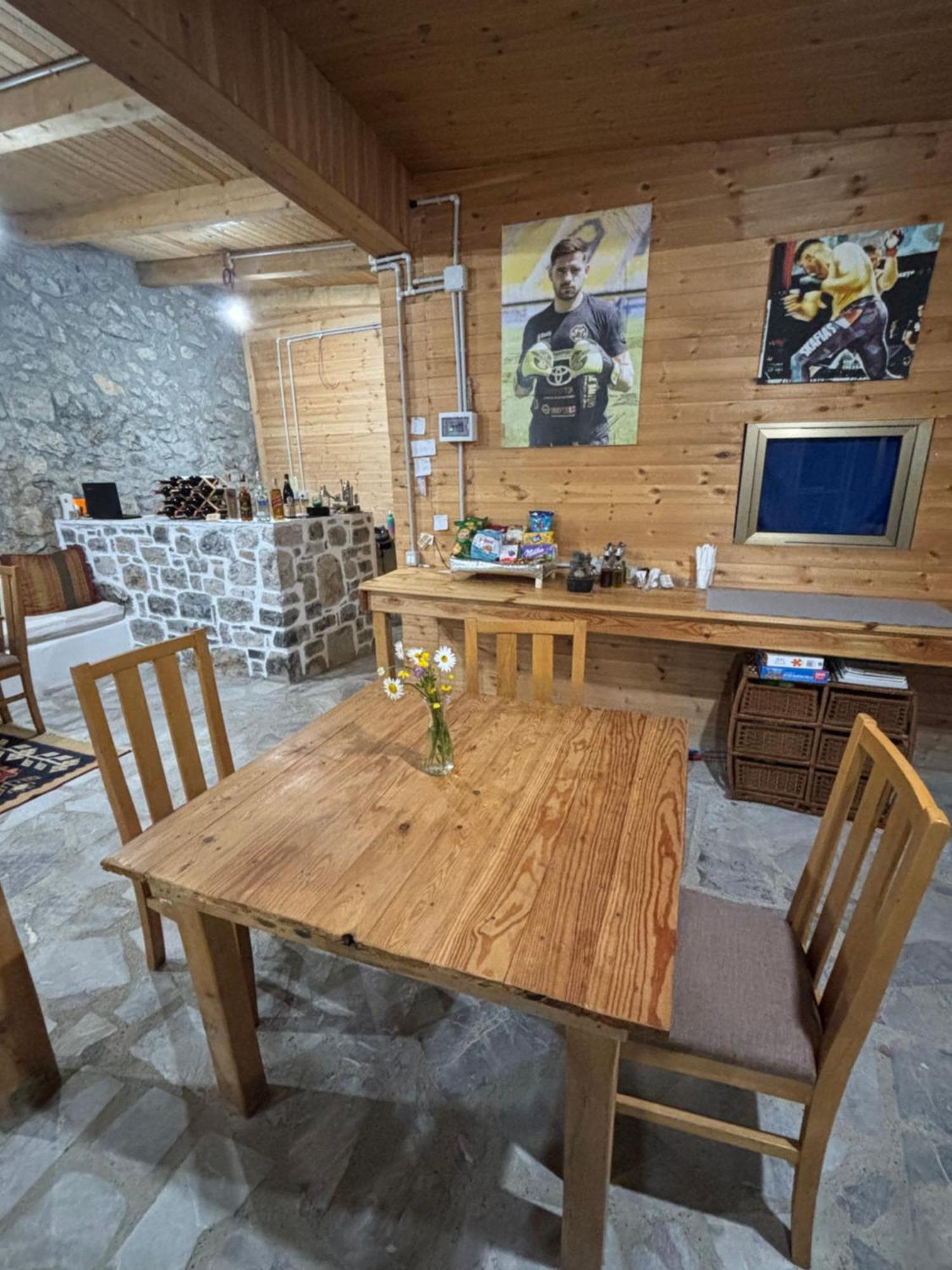Magic Space Petros Skafias Guest house Theth